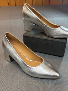 Johnston and Murphy Vicki block heel leather, silver metallic pumps size 11